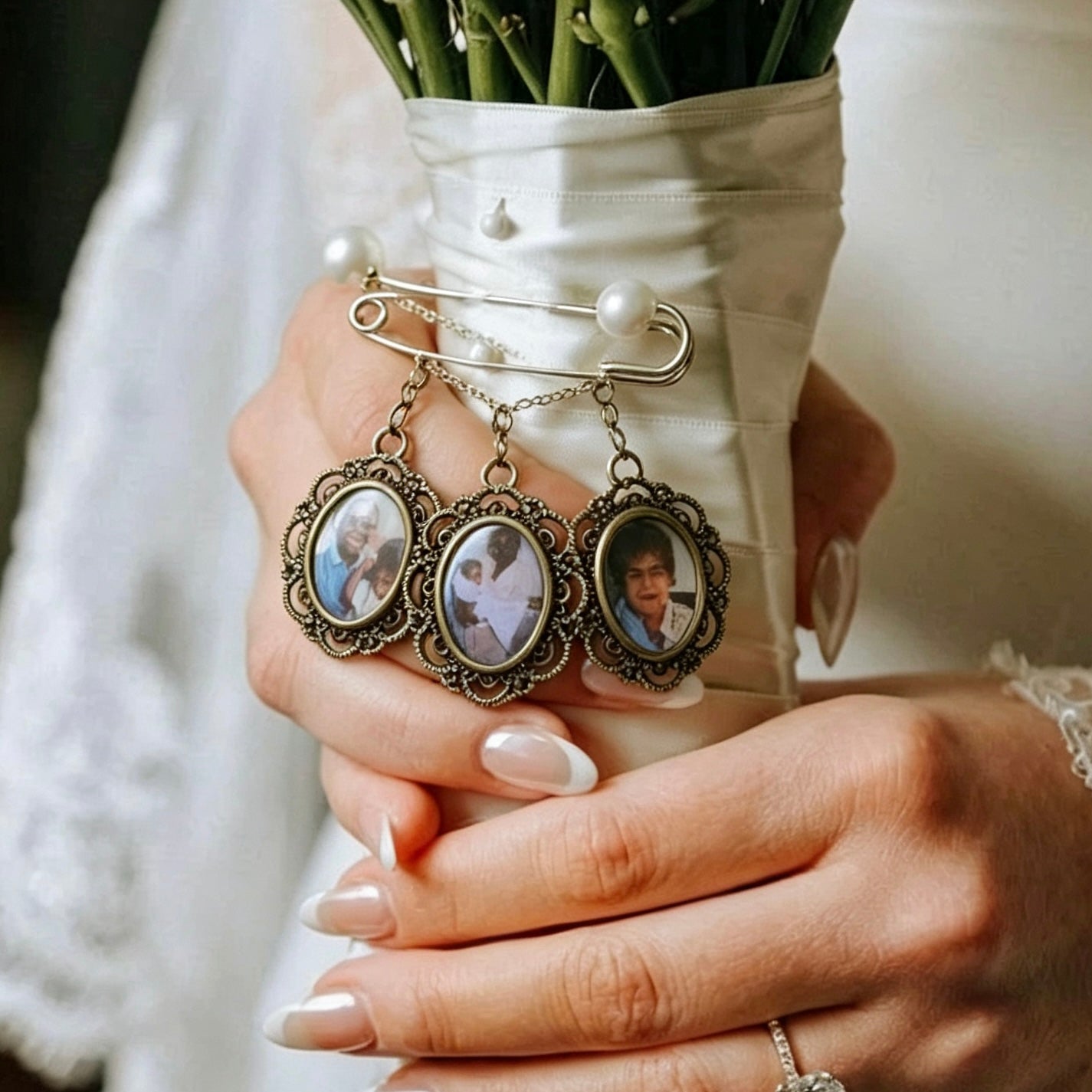 Personalized Memorial Photo Bouquet Brooch – Custom Picture Wedding Pin, Keep Loved Ones Close on Your Special Day